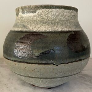 Vintage Mid-Century Waves Pottery Vessel Owned by Courteney Cox